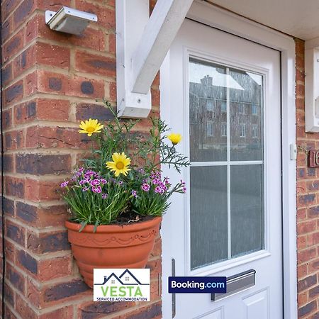 Three Bedroom Apartment By Vesta Serviced Accommodation & Short Lets Hatfield With Free Parking מראה חיצוני תמונה