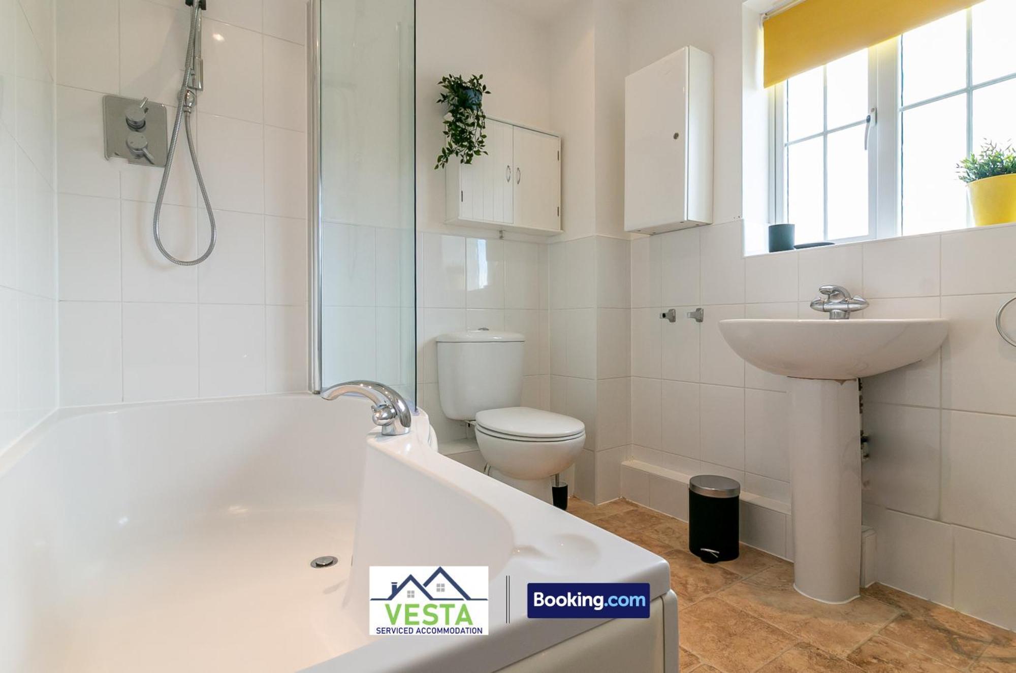 Three Bedroom Apartment By Vesta Serviced Accommodation & Short Lets Hatfield With Free Parking מראה חיצוני תמונה