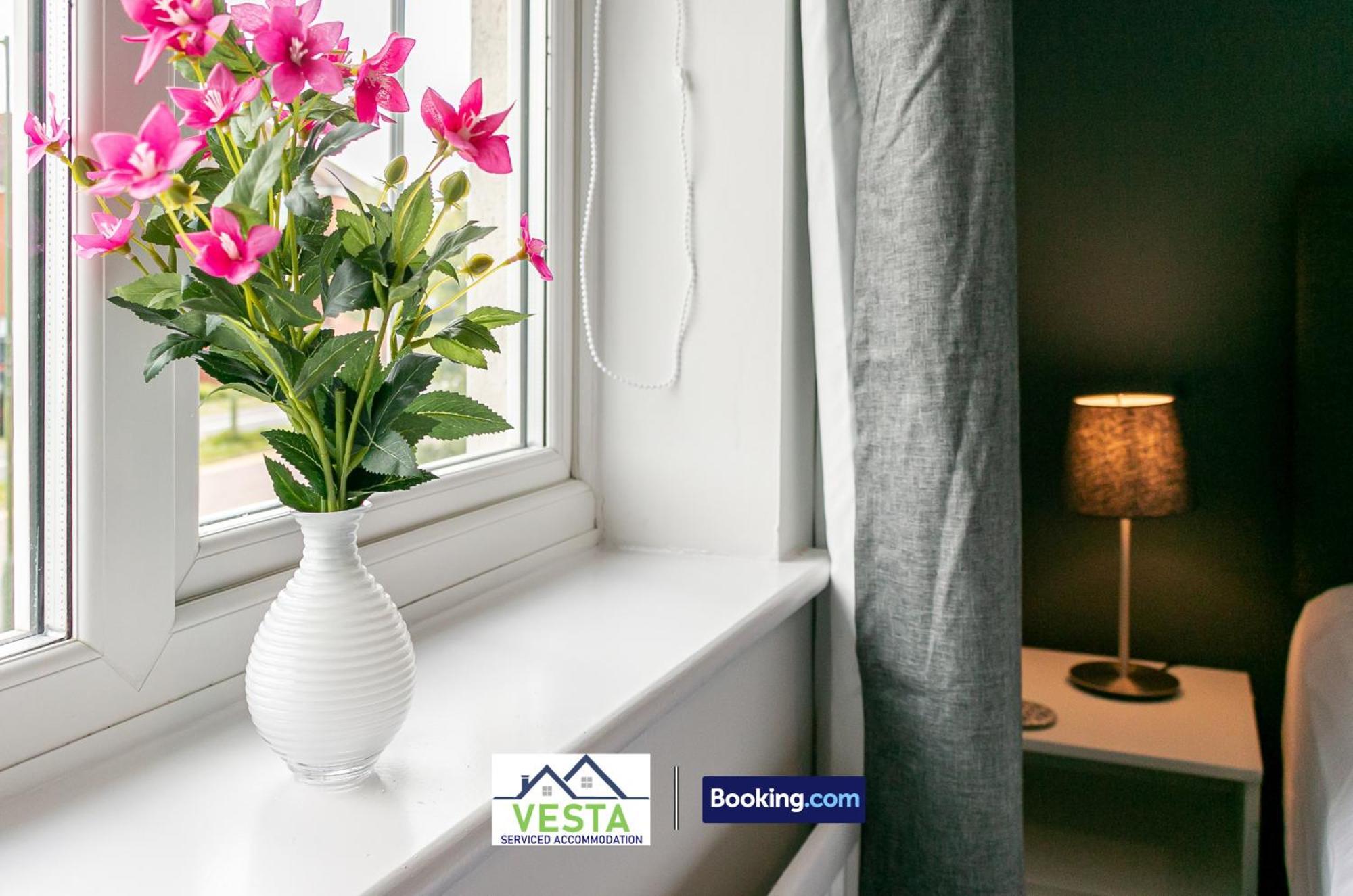 Three Bedroom Apartment By Vesta Serviced Accommodation & Short Lets Hatfield With Free Parking מראה חיצוני תמונה
