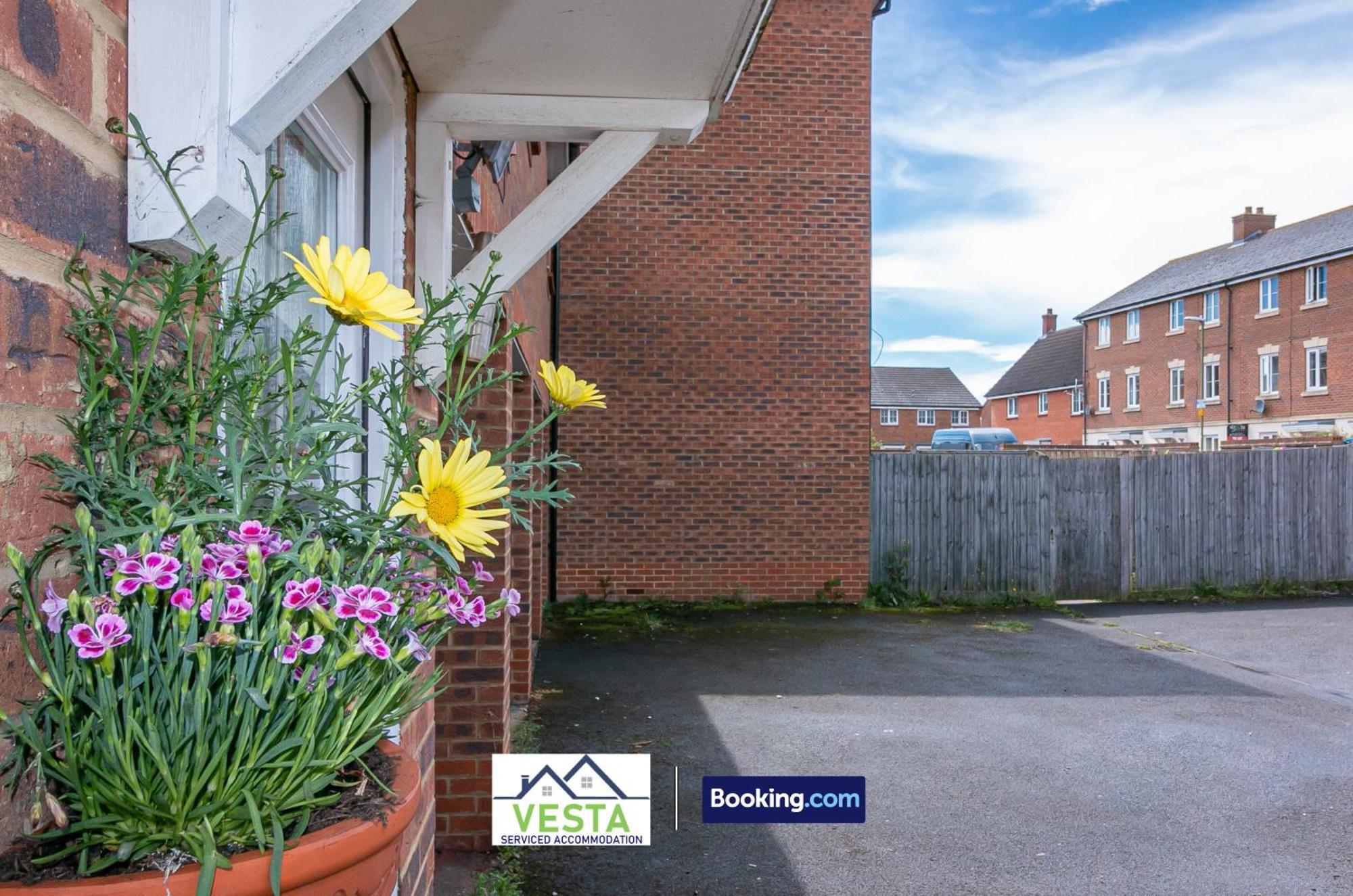 Three Bedroom Apartment By Vesta Serviced Accommodation & Short Lets Hatfield With Free Parking מראה חיצוני תמונה