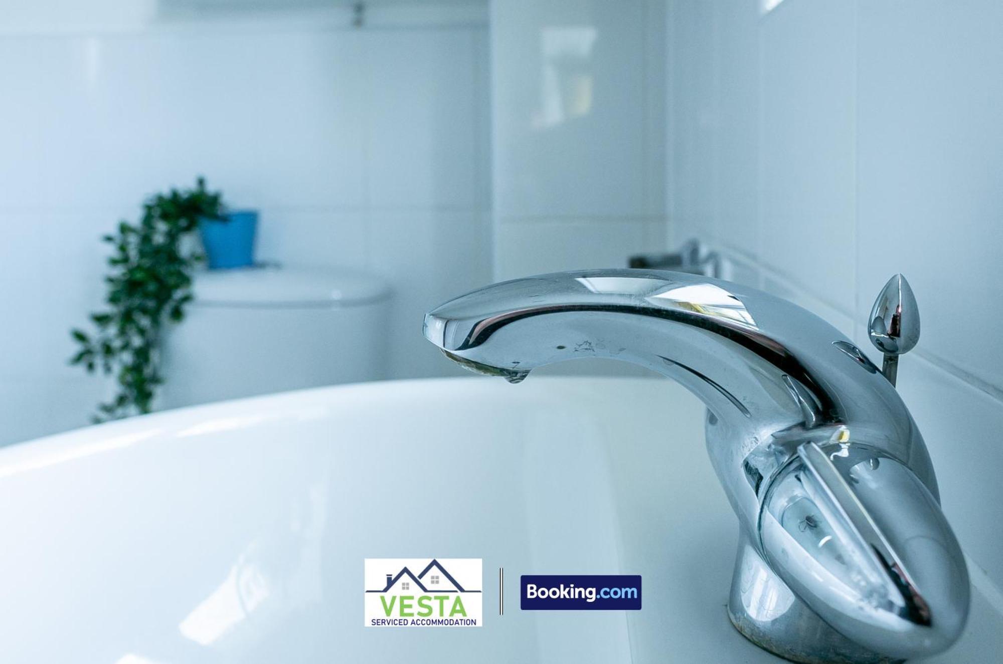 Three Bedroom Apartment By Vesta Serviced Accommodation & Short Lets Hatfield With Free Parking מראה חיצוני תמונה