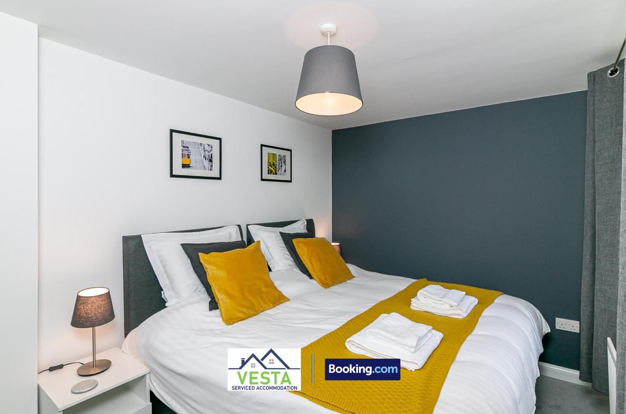Three Bedroom Apartment By Vesta Serviced Accommodation & Short Lets Hatfield With Free Parking מראה חיצוני תמונה